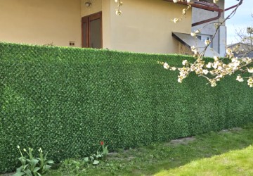 Pletivo umělá tráva